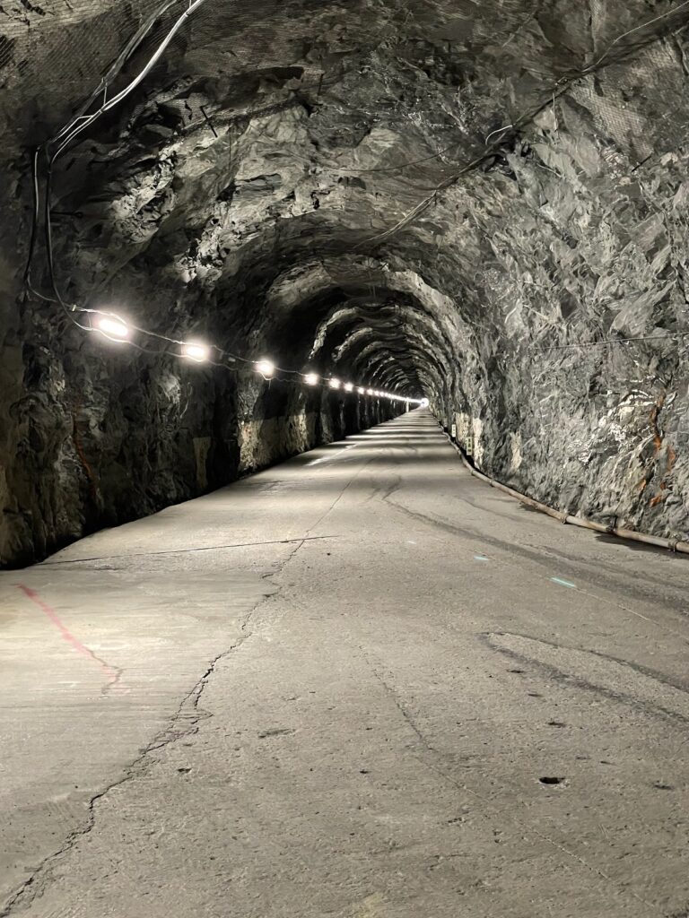 A picture of a tunnel. 