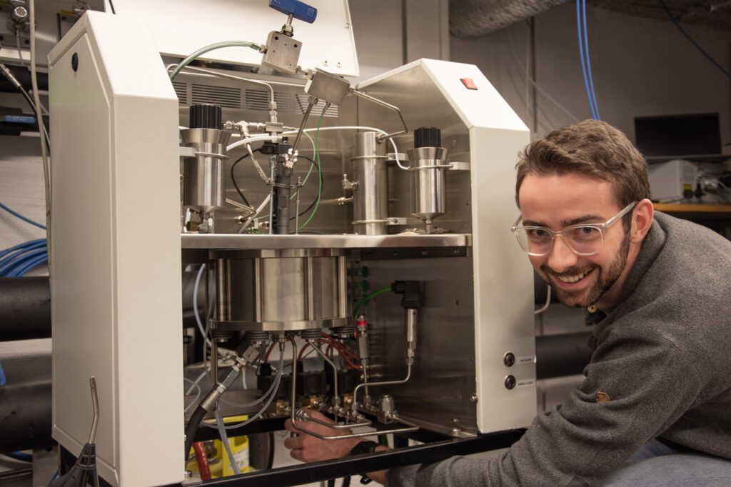 David Zilles doing experiments in the EPT-Lab